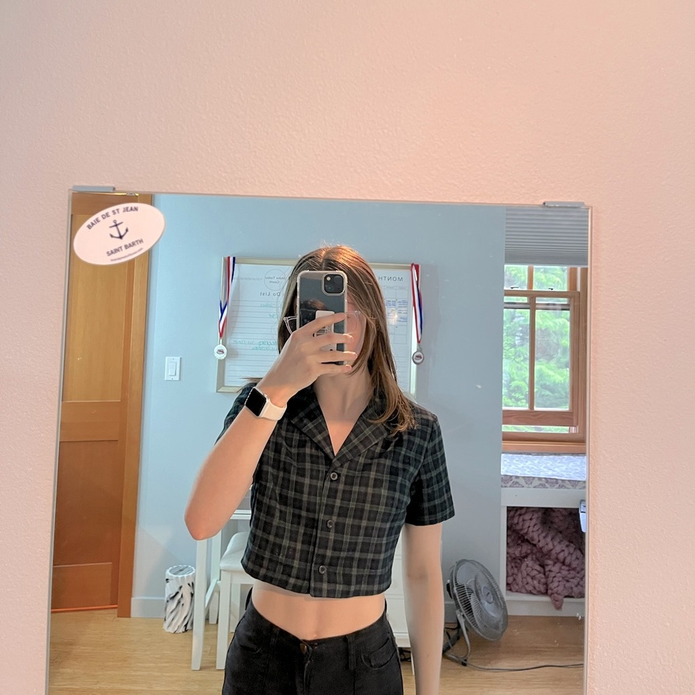 Brandy Melville cropped collared shirt